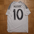 Real Madrid Heimtrikot 24/25 #10 Modric in Grösse M